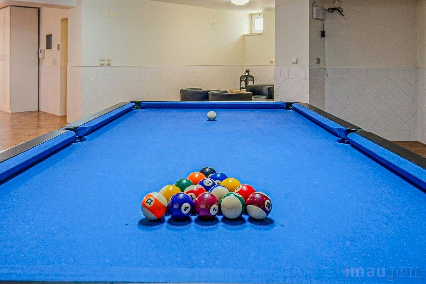 Fotografia imobiliária — sala de jogos com bilhar